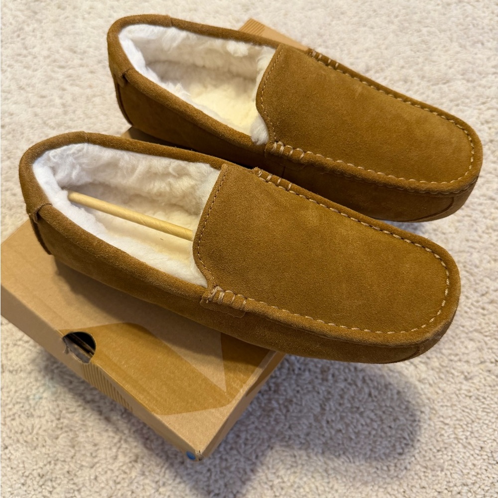UGG Slippers by KOOLABURRA - Picture 5 of 10